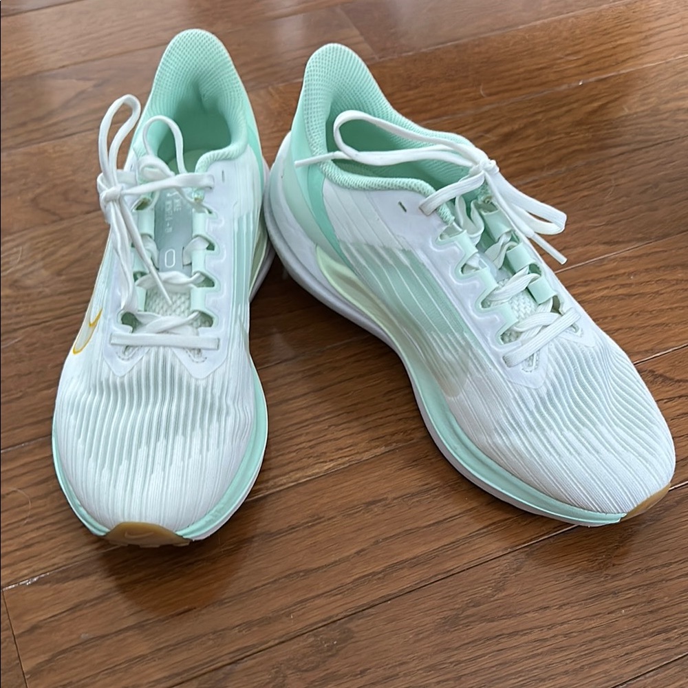 Mint Green Women's Athletic Shoes